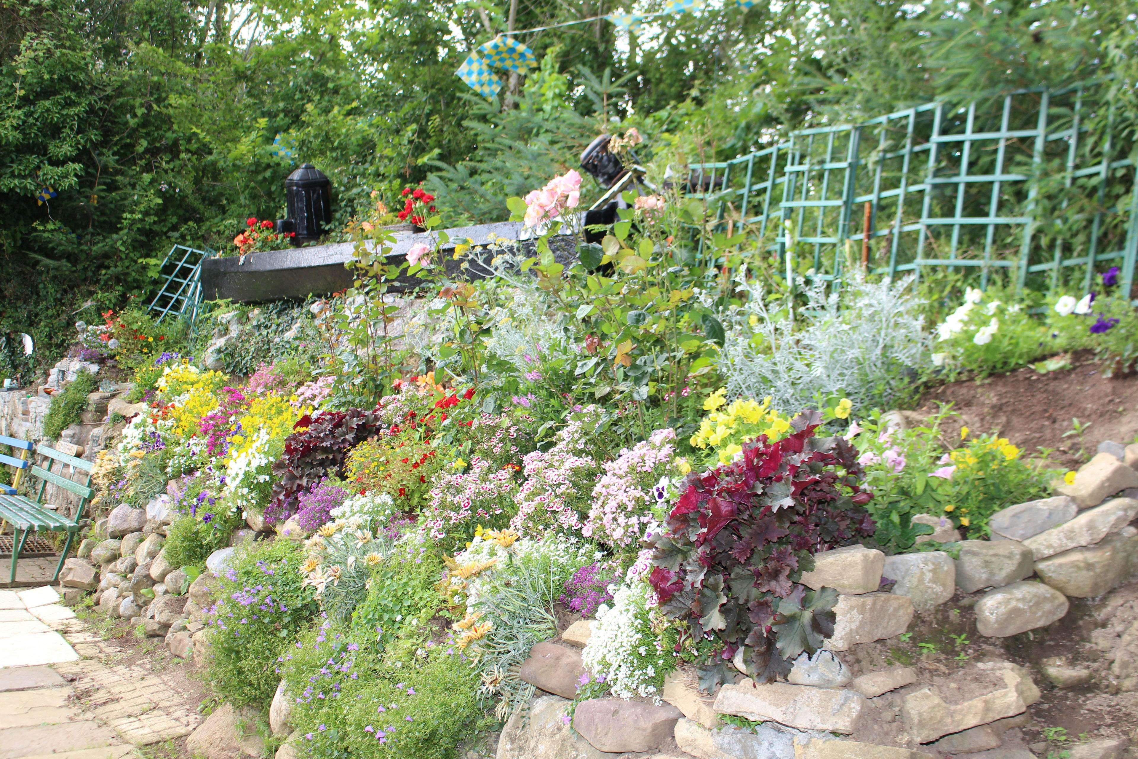 Professional Landscape-Level Flower Bed Planning Course